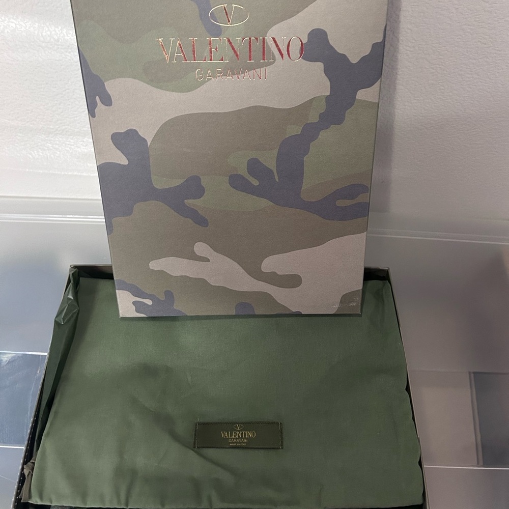 VALENTINO GARAVANI
Sneakers In Grey